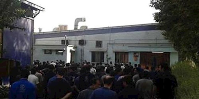 Iran: 3 cities witness workers, employees and trade unionists on strike