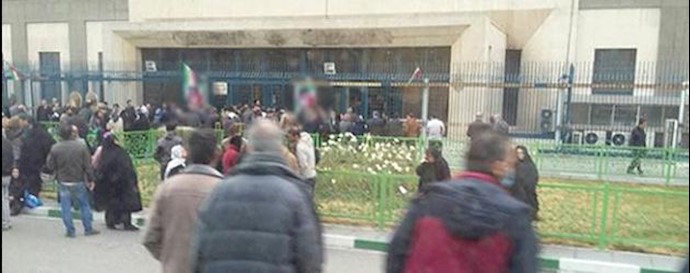  'Gathering of home buyers in front of the parliament'