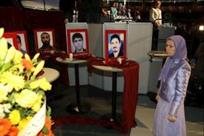 Tens of thousands rally for Maryam Rajavi, against Islamic extremism