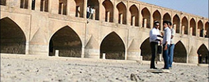  'Zayanderud River has dried up'