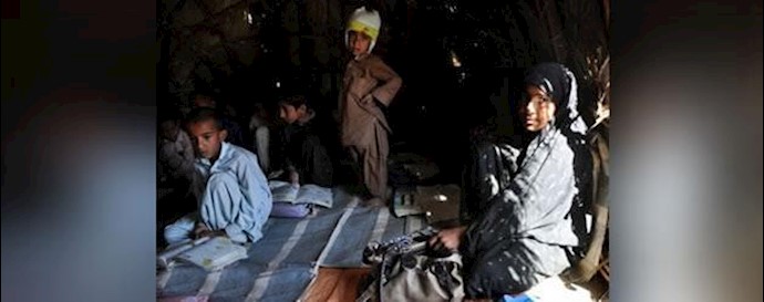  'Students in tent-classes with no facilities'