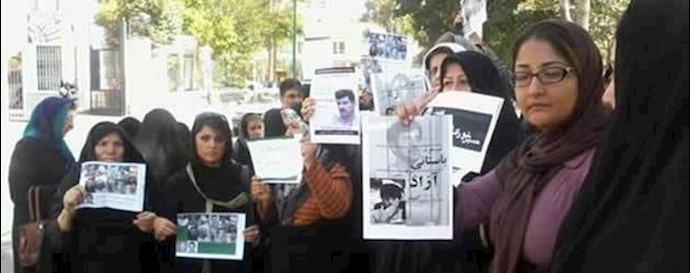 Families of prisoners on death row stage protest gathering in Karaj