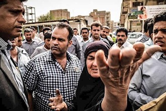Iran Suppressive Guards’ Attack on Vendors, Disrupting Their Business