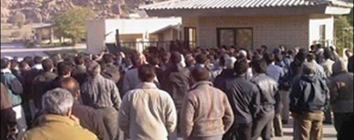 Iran, Zanjan – Protest gathering of 300 workers of Jahan Vegetable Oil