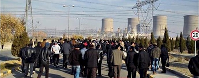 Iran, Kashan – Hundreds of laid off laborers chased the state authorities out of their region