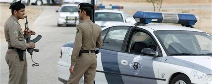 Saudi blames IS for killing police, seizes bombs