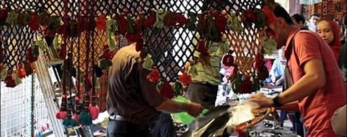  'Shopkeepers and shoppers protest arrestment of street vendors'