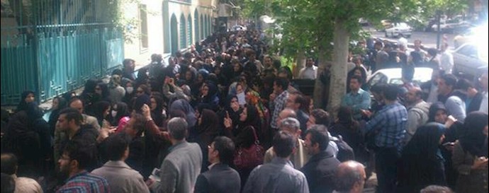 Iran, Birjan, Teachers chant our salary is one third of the poverty line