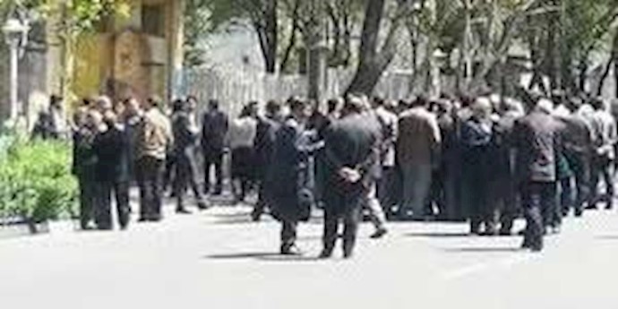 Iran: nationwide workers’ protest and strike has created a crises in the country