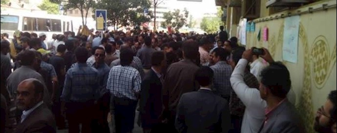 Mashhad marked the teachers’ rally with 8,000 joining