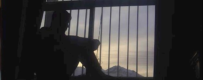 Iran: Prisoner sent to the solitary for protesting death sentence