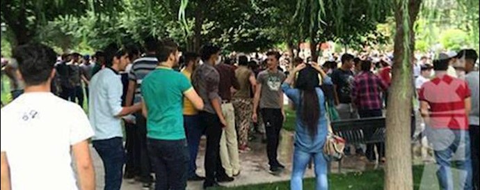Iran: 92 youths arrested for eating during fasting hours