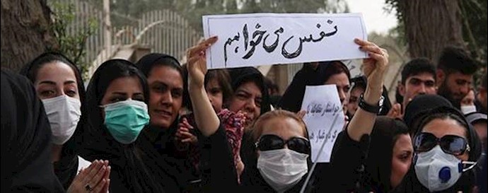  'Thousands of laid off workers women protest'