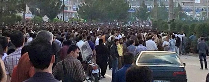 Iran: Mahabad youth injured in uprising dies