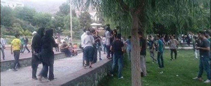 Iran: 3 public hangings in city west of Tehran during EU visit