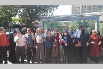 The protest gathering of more than 1,000 teachers in Tehran – July 22, 2015