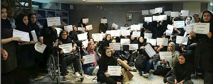 Iran: medical school girls rally against “strange bill”