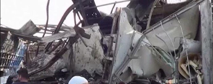  'Iraq market bombing kills and wounds hundreds'