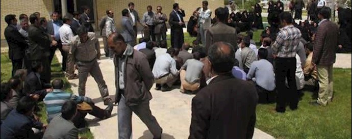 Iran: farmers protesting 4 towns of 1 province