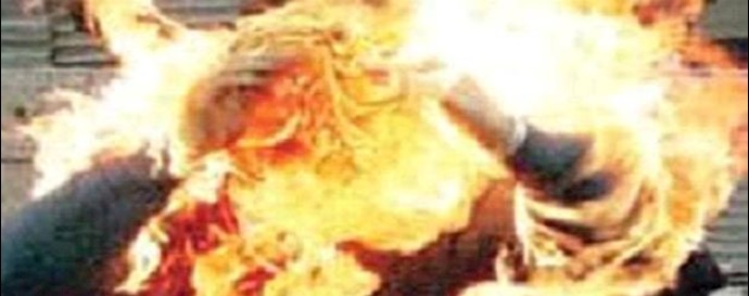 Iran: A young woman commits suicide setting herself on fire