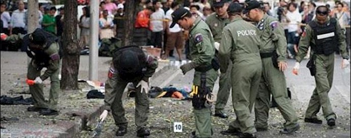 Bangkok bomb: CCTV video shows man leave backpack