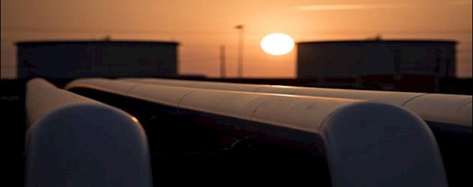 Oil prices fall after China devalues yuan