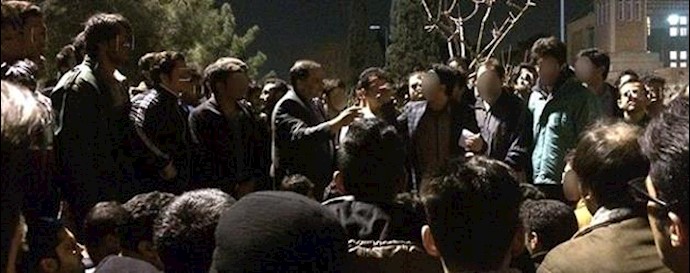 Iran: Tehran University students stage protest on campus