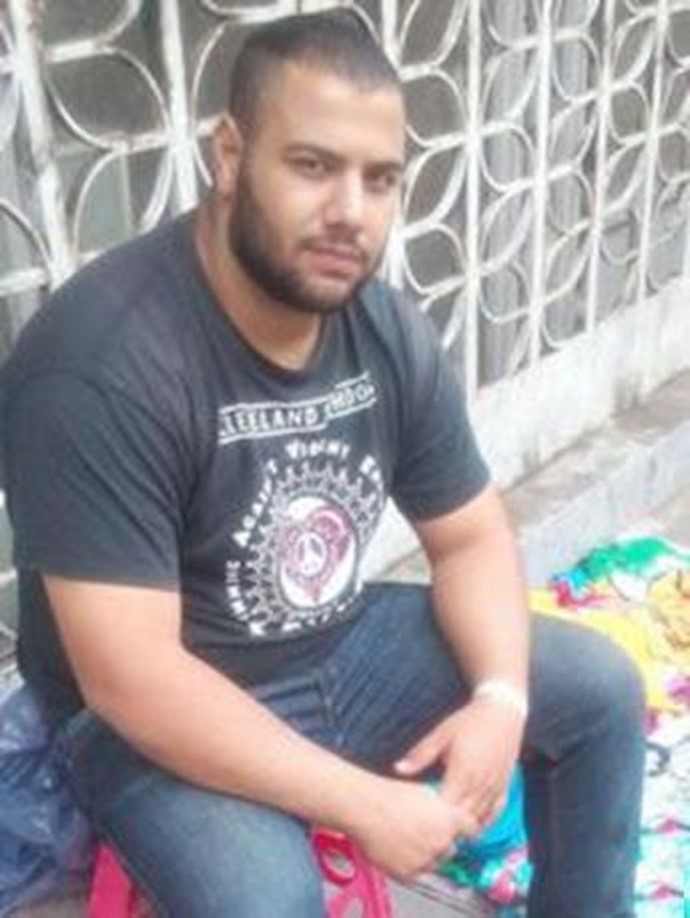 Iran shot put champion is now a street vendor