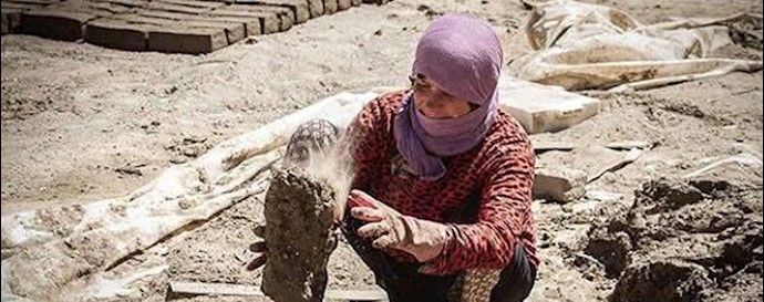 Iran official: women receive very low wages, in tough jobs