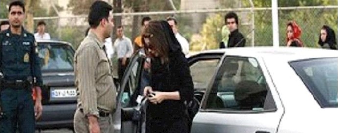 Iran: lightly veiled women are forced out of their cars and their vehicles confiscated!