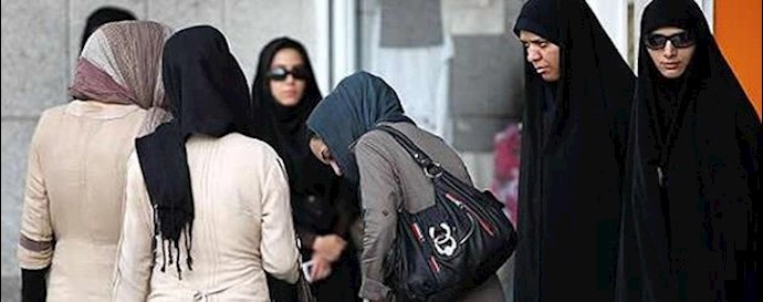 Iran: police patrol units stationed outside Tabriz girls schools