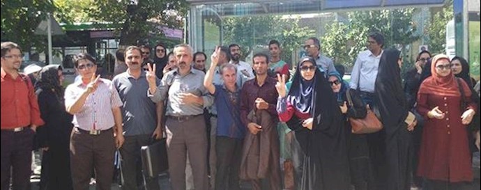 Increasing oppression of teachers in Iran on verge of opening of schools and International Teachers Day