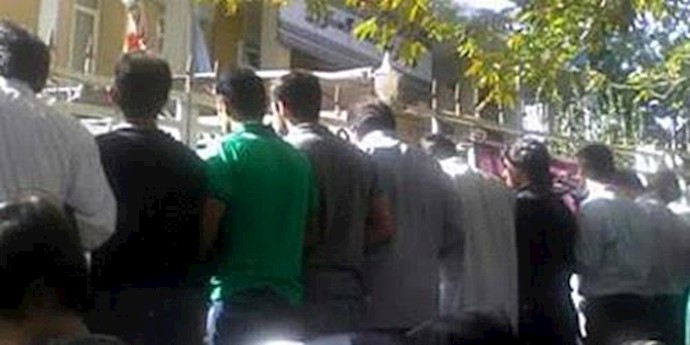Iran: protest rally of Isfahan and Mah-Shahr Petrochemical plants