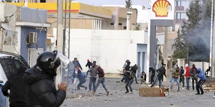 Tunisia police, rioters clash in more job protests
