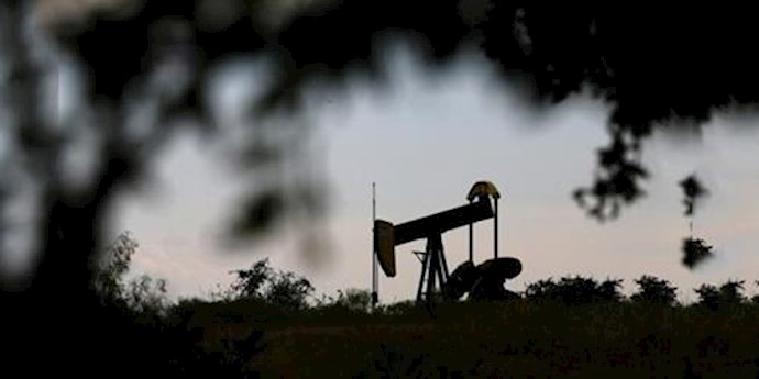 Oil drops over 2 percent as Goldman Sachs saying could hit $20 a barrel