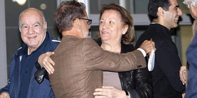  'Bahram Mechanic smiles as he leaves the Federal Detention Center in Houston, Texas January 17, 2016'
