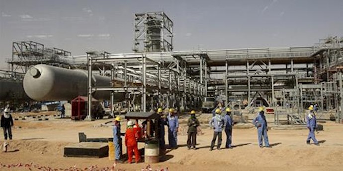 Saudis’ pre-emptive move to slash oil prices for Europe could hurt Iran financially