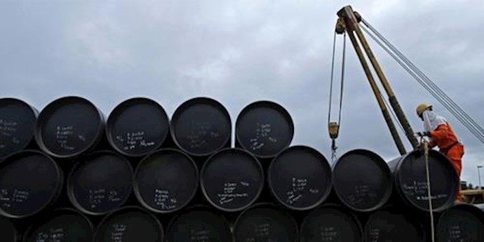 Oil ends 2015 battered by supply glut