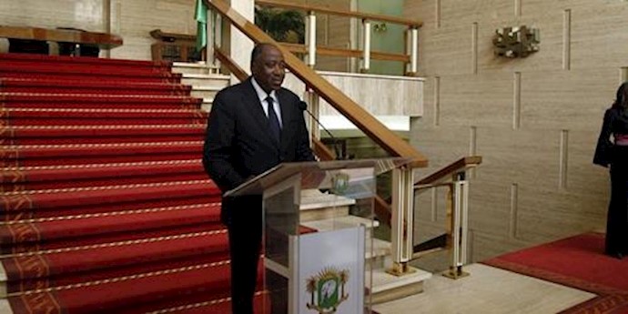 Ivory Coast government resigns but PM stays