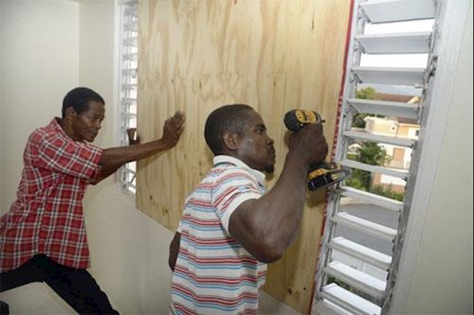 Matthew, a Category 4 hurricane, threatens Haiti, Jamaica+Videos & photos