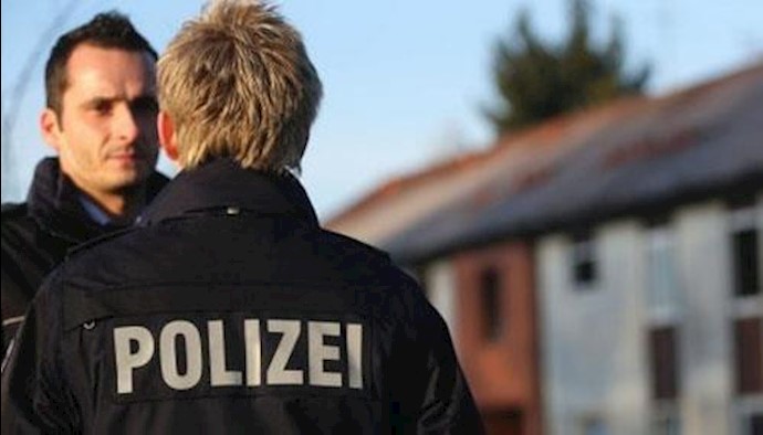 Germany tries teenage girl accused of stabbing policeman on Islamic State orders