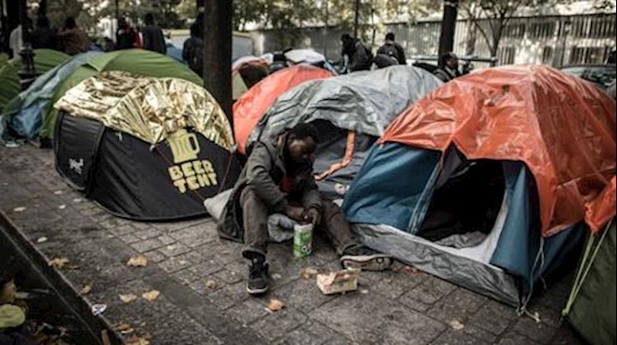 Migrants sleeping in streets of Paris after ‘Jungle’ camp closes in Calais