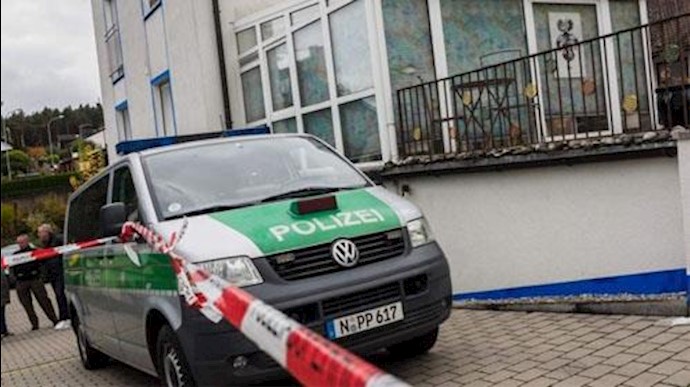Germany shooting: Policeman dies in raid on far-right gunman