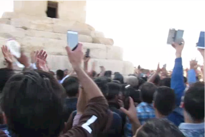 Iran: Thousands of people gather in Pasargadae, chanting against the regime and calling for freedom + Videos