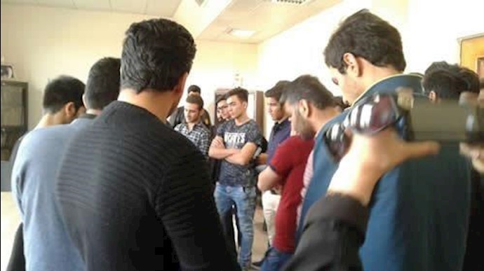 Iran: Students of Qum University protest + Photos