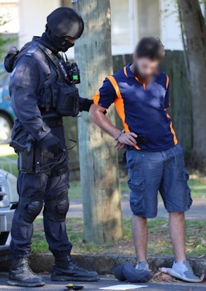 Australian police arrest two linked to Syria militants