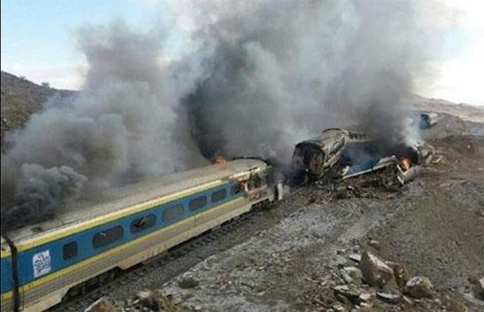 Passenger trains collide in Iran, at least 40 killed+Videos