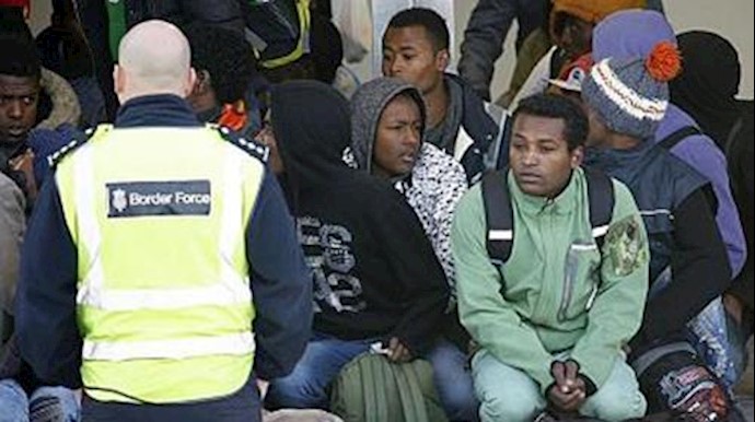 France moves Calais child migrants as row with Britain simmers