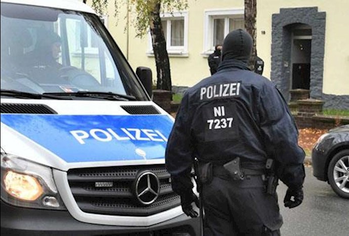 Germany arrests five men suspected of recruiting for Islamic State