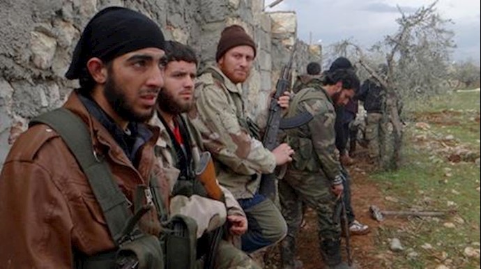  'Syrian rebles leaving East Aleppo'